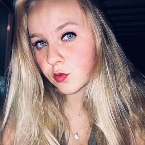 Meet your Posher, Annika